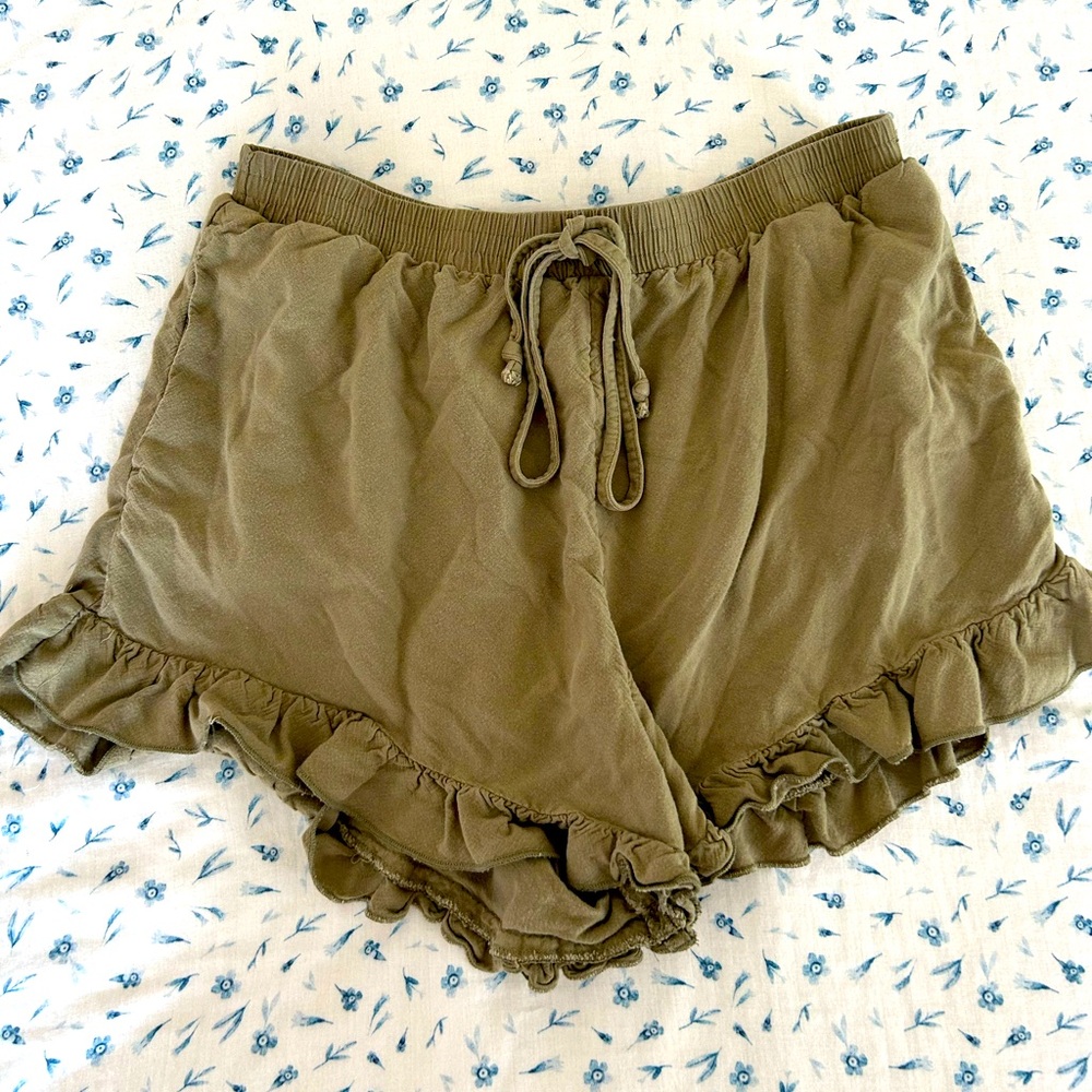 American Eagle summer flowy shorts